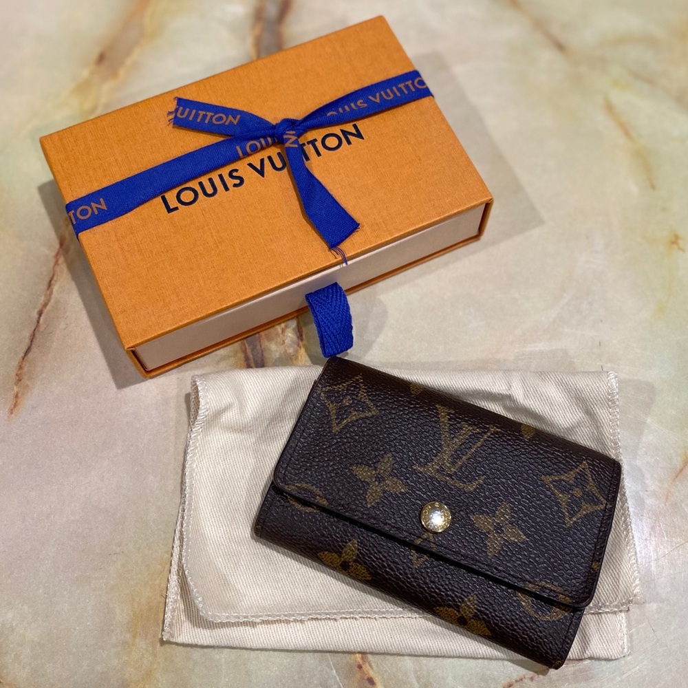 Louis Vuitton 6 Key Holder
